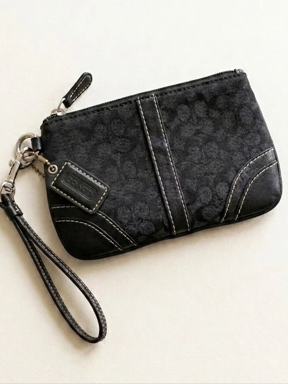 ​Authentic Vintage Coach Black Signature C Jacquard Wristlet Pouch
